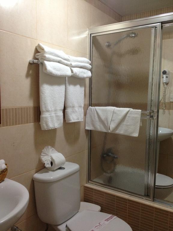 Hotel Century Plaza Сантьяго-де-лос-Кабальерос Экстерьер фото